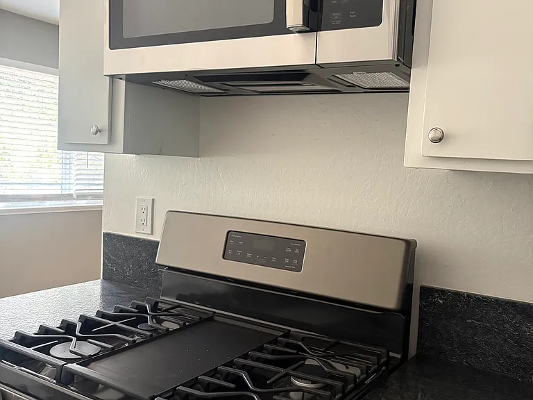 163 Pleasant Ave #6 — Photo 3
