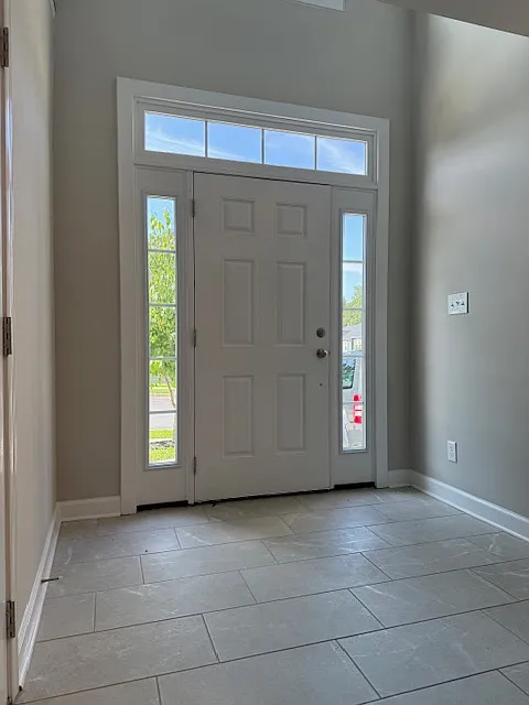 3 bed, 2150 sqft, $2,500 — Photo 2