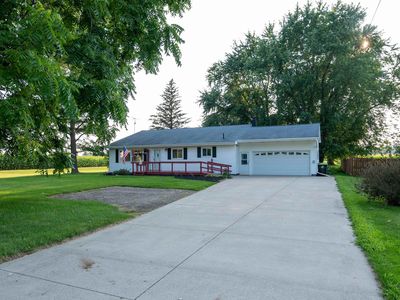 2302 Nine Mile Rd, Kawkawlin, MI, 48631