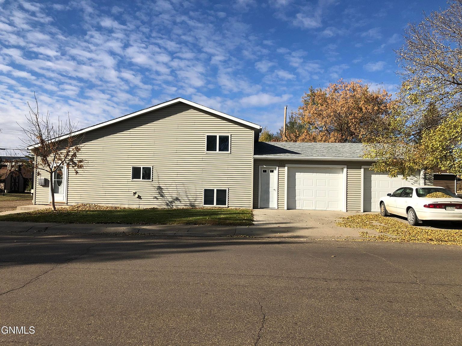 213 N Maurice St, Plentywood, MT 59254 Zillow