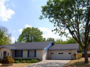 905 Lake Dr, Kerrville, TX 78028