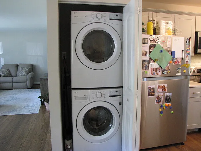 204 W Johnson St — Photo 13