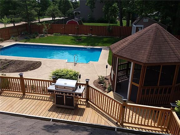 4th image of 414 Hampden Ct