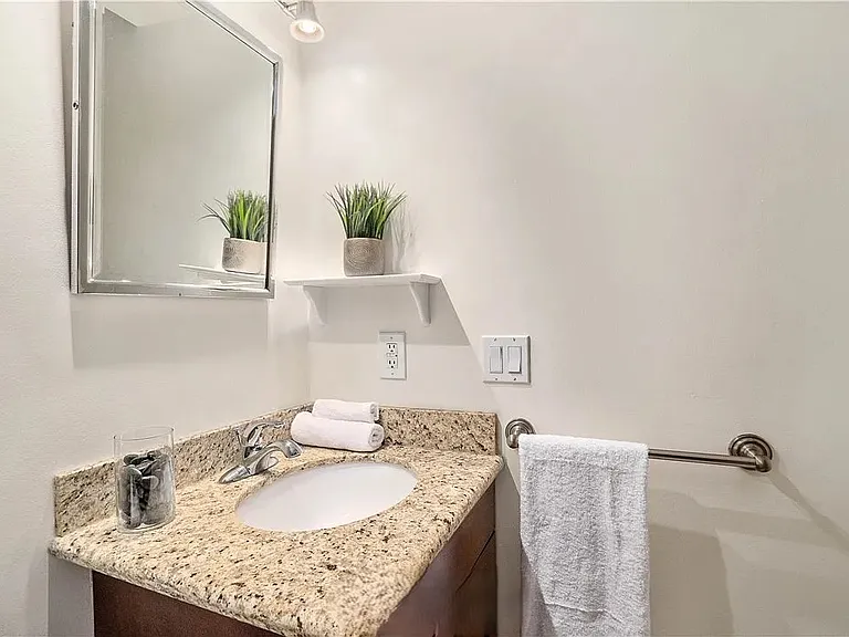 1946 S 375th St — Photo 11