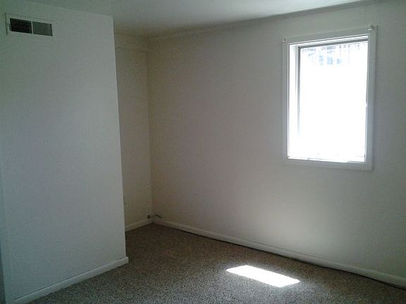 4th image of 1131 1/2 Princeton Ave