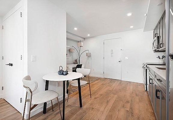 5th image of 251 W 117th St APT 9E