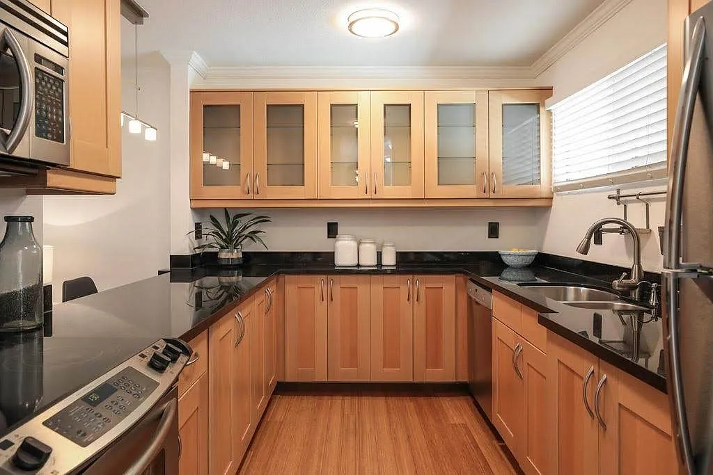 2 bed, 2.0 bath, 906 sqft, $4,800 — Photo 4