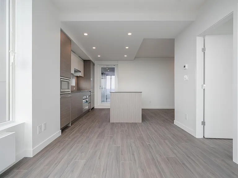 13615 Fraser Hwy #2403 — Photo 10