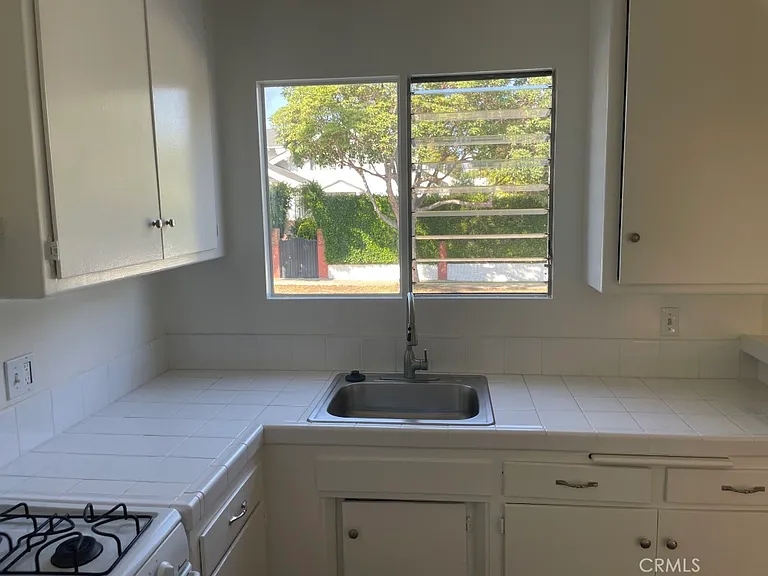630 San Vicente Blvd #B — Photo 7