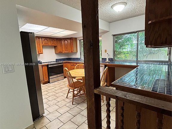 4th image of 1668 N Goldeneye Ln