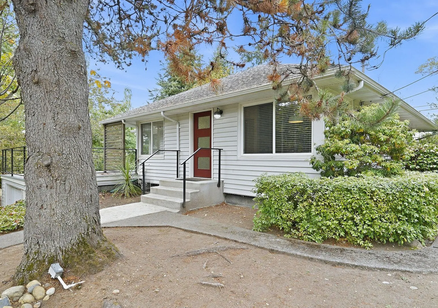 Private University Place Retreat with Deck, Gardens & Two Garages — Photo 3