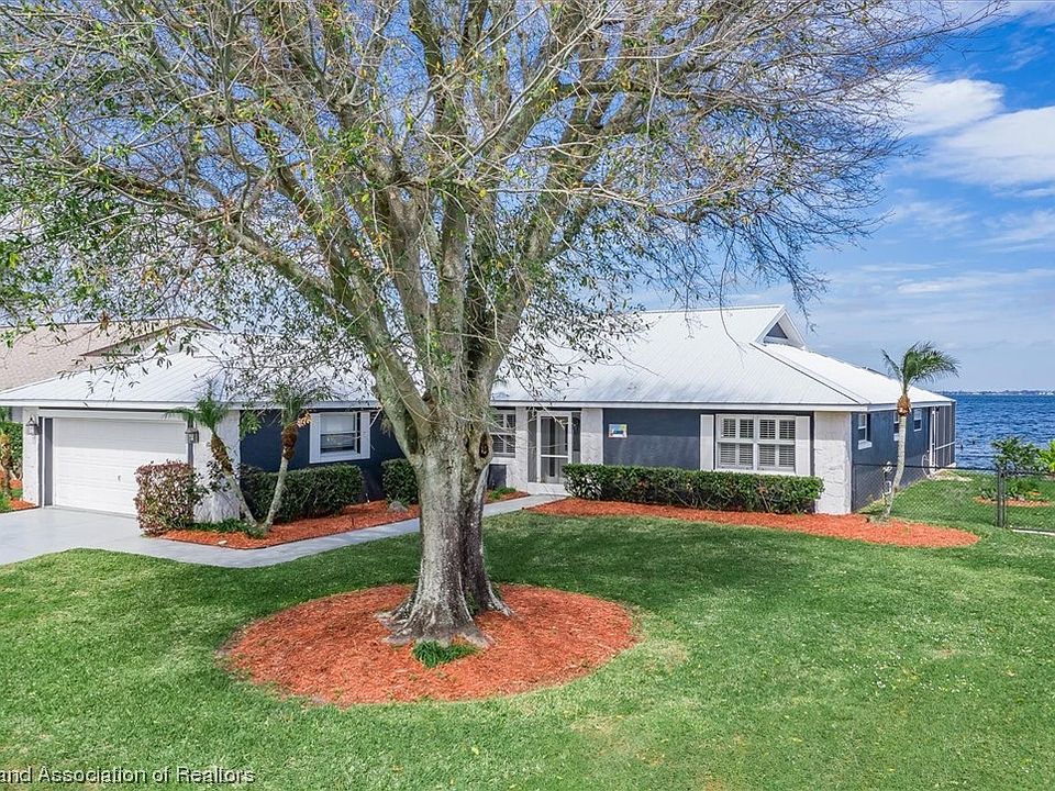 1st image of 108 Lakefront Ct NE