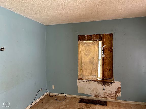 5th image of 938 N Livingston Ave