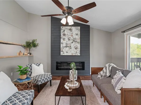 4526 Holly St APT 18, Kansas City, MO 64111