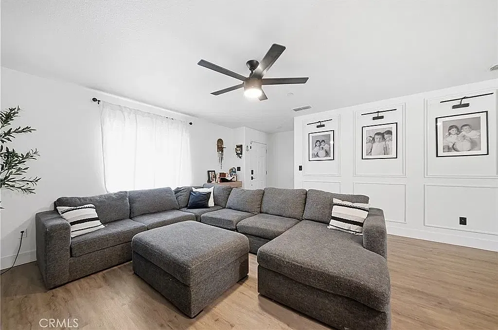 3 bed, 1214 sqft, $2,200 — Photo 2