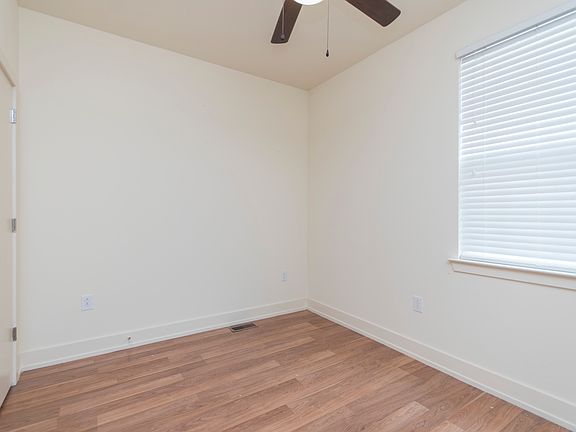 5th image of 1906 N Marshall St #1