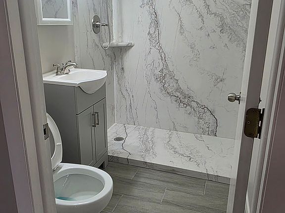 5th image of 26597 W Maple St