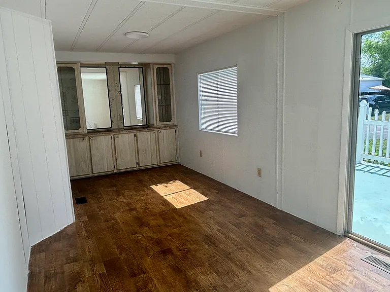 11904 Cove Pl — Photo 7