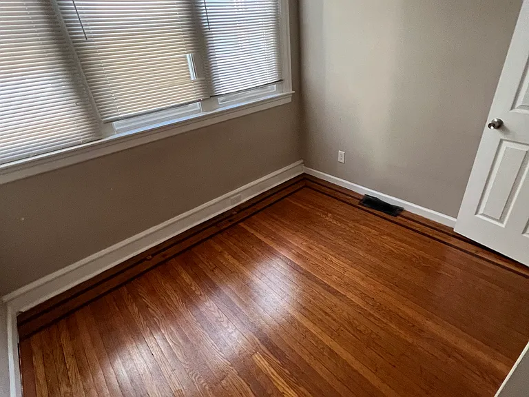 612 Elkins Ave — Photo 6