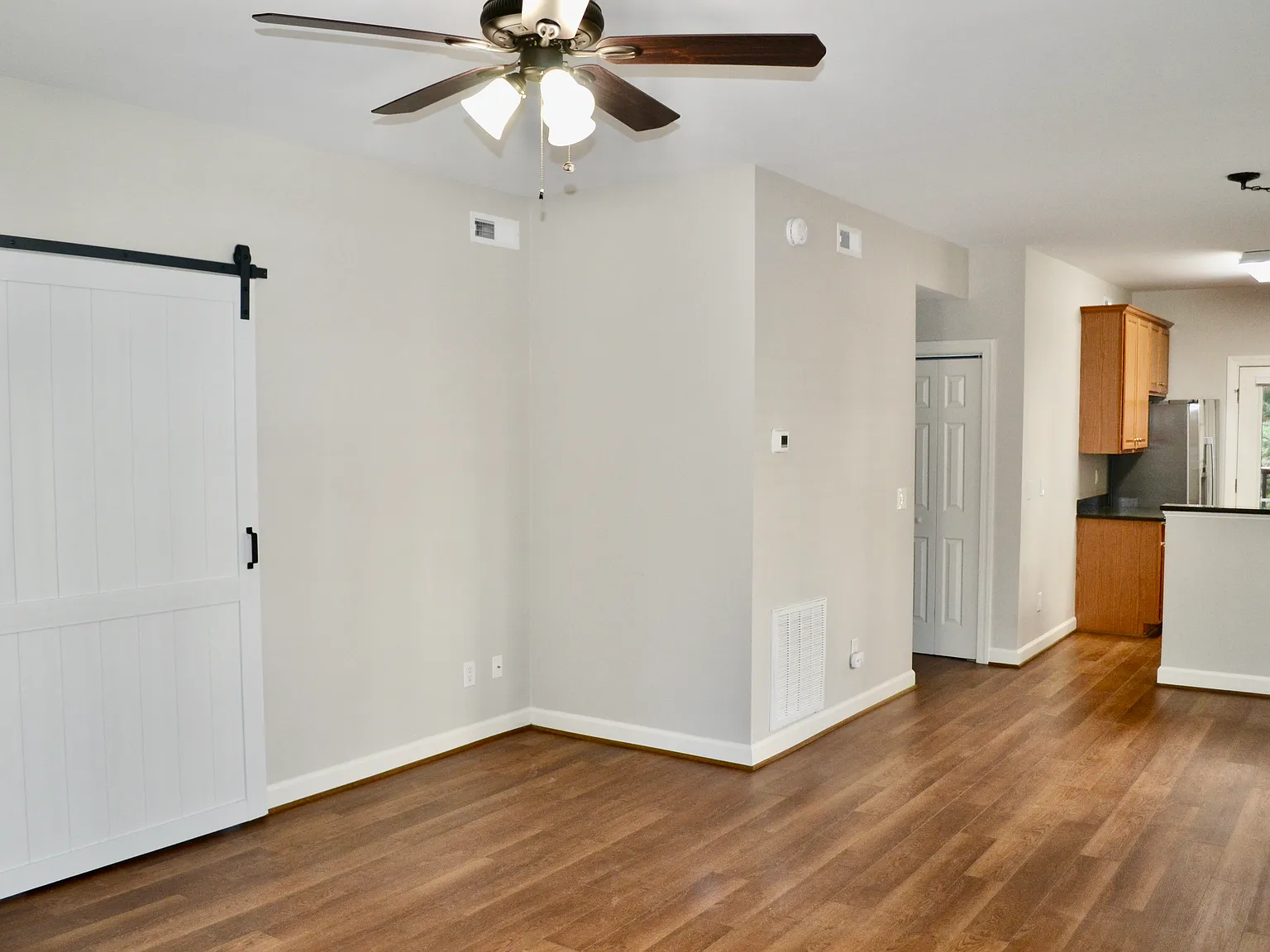 2 bed, 1070 sqft, $1,790 — Photo 4
