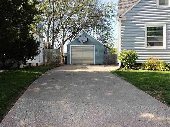 2nd image of 2 Blackhawk Hills Ct