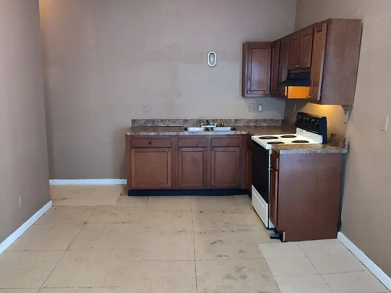 535 E Kentucky St #1F — Photo 10