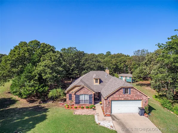 27 Wood Lake Dr, Sand Springs, OK 74063