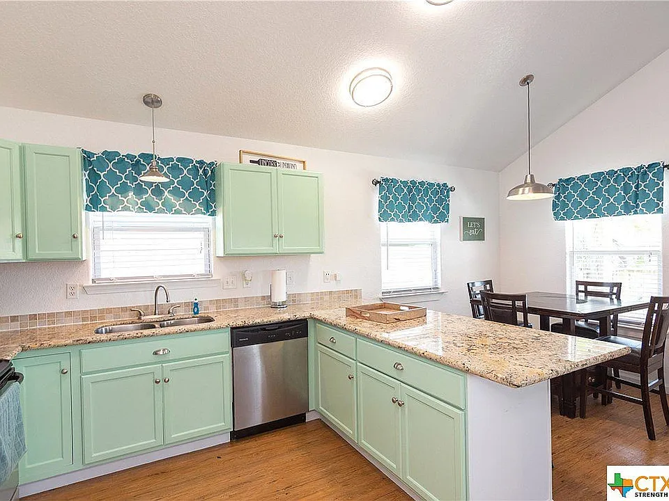 1110 Treaty Dr