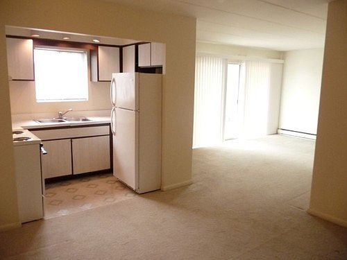 2nd image of 229 Marengo Ave APT 512