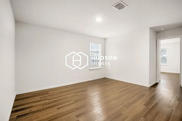 413 Lottie St #B — Photo 3