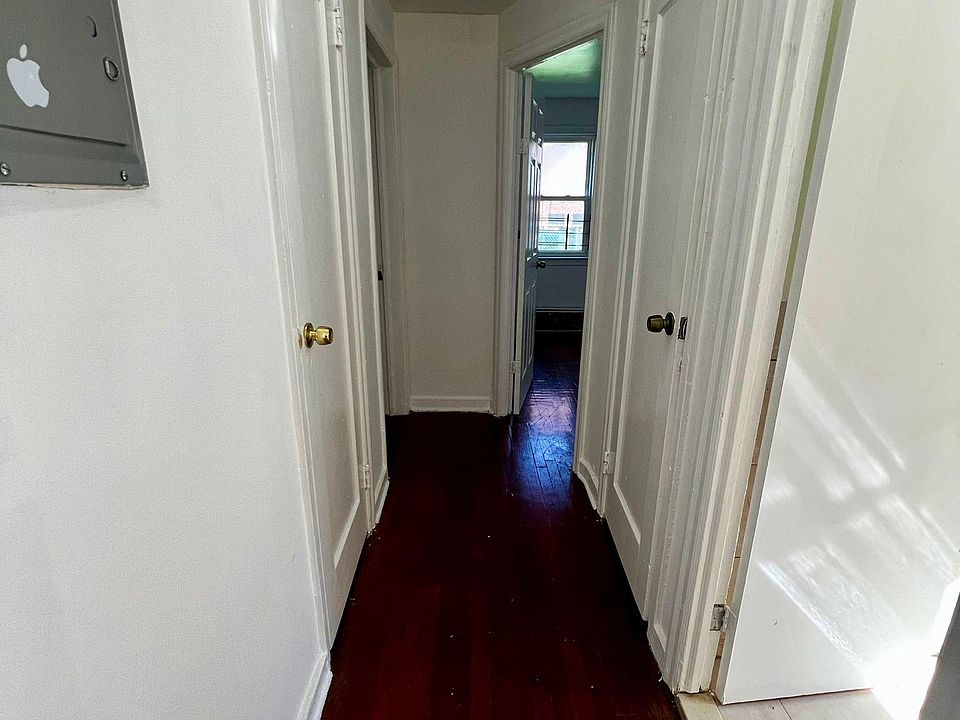 1st image of 260 Myrtle Ave APT 1