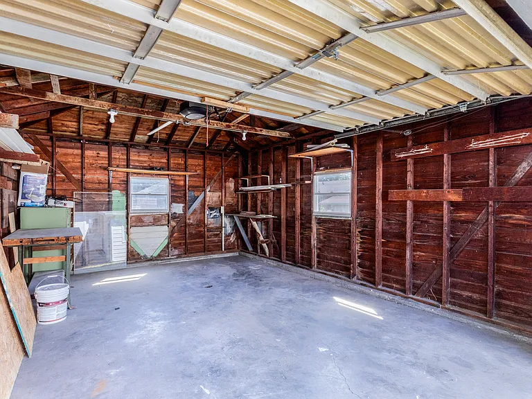 6042 Hancock Ave — Photo 32