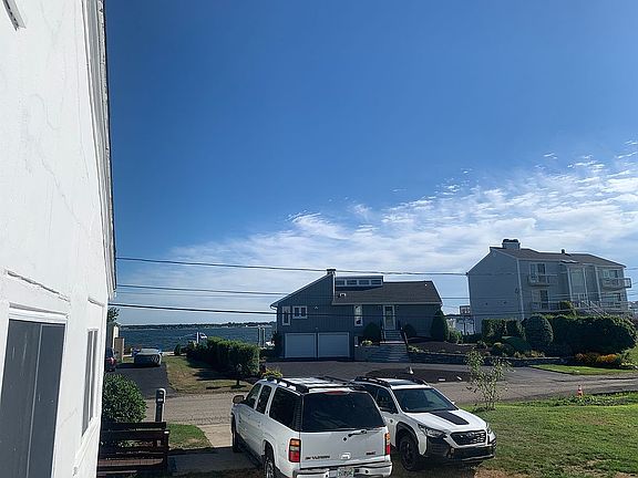 4th image of 38 Charlotte Dr