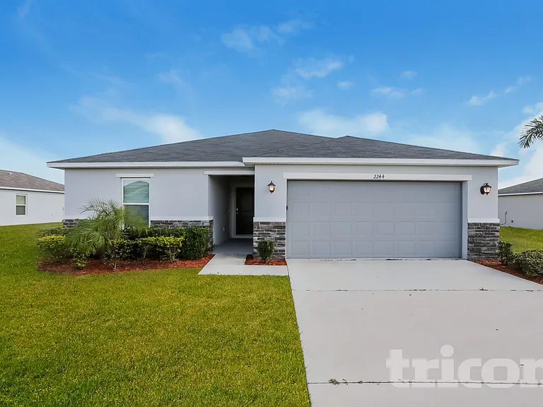 2244 Gladiolus Ln — Photo 1