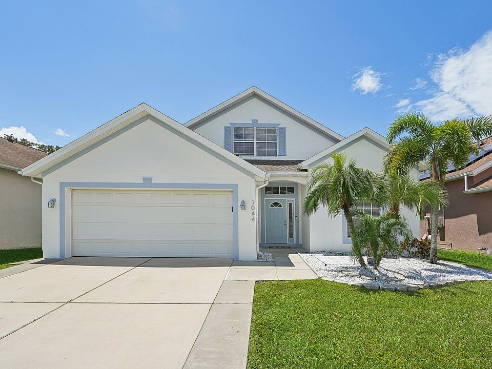 1st image of 1044 Royal Saint George Dr