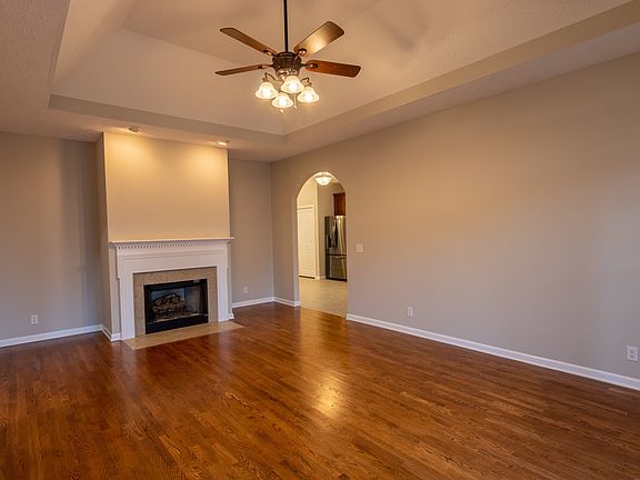 3rd image of 208 Iroquois Dr