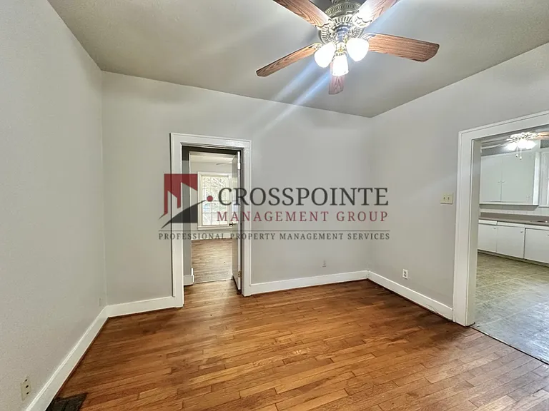 College Ave Triplex — Photo 6