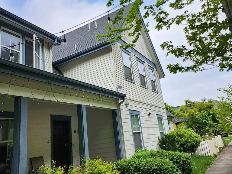350 Ellie Ln — Photo 3