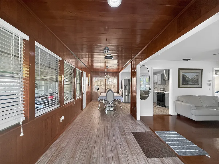 6416 N Orleans Ave — Photo 5