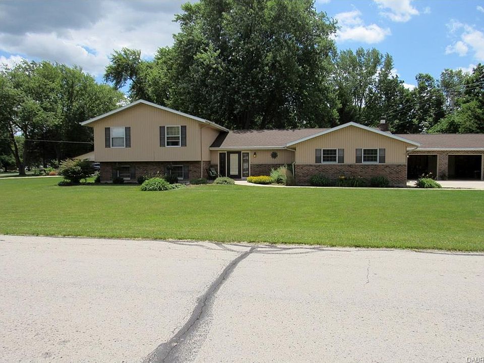 1888  Lakeshore Drive Troy OH 45373