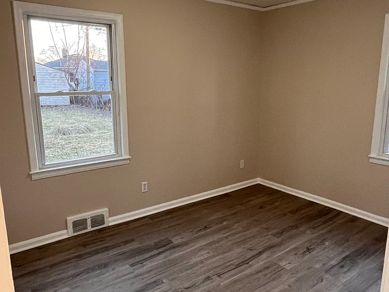 2118 Browning St — Photo 6
