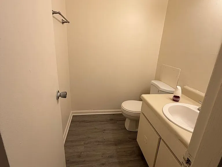 702 Farmhurst Dr #N — Photo 13