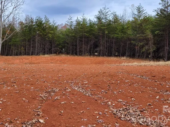 1056 Stephens Trail Rd, Sandy Ridge, NC 27046