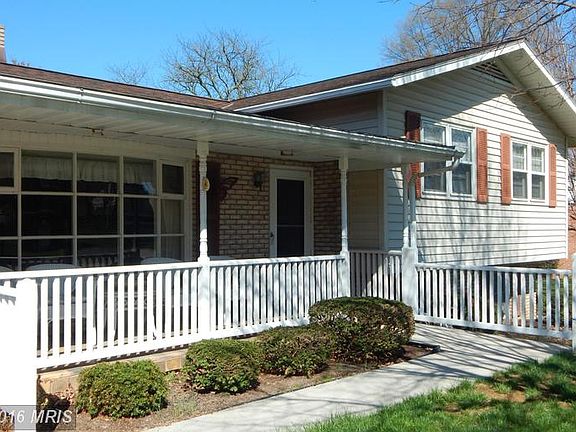 3rd image of 14331 Greenview Dr
