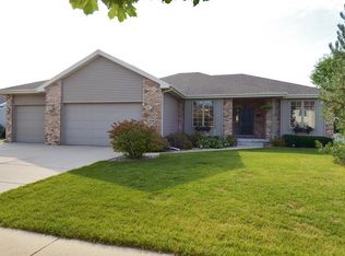330 Meadow Crest Trl, Cottage Grove, WI 53527