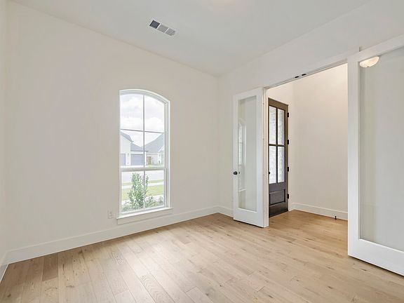 2nd image of 3316 Maidenhair Ln