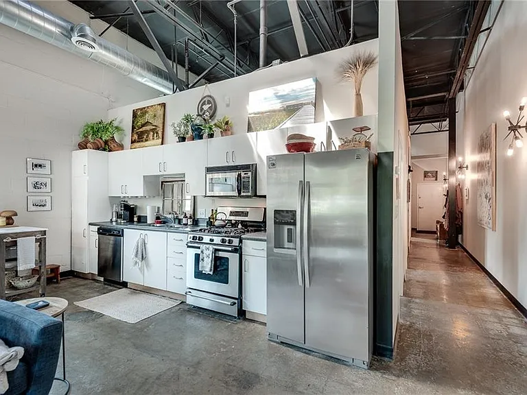 5200 Peachtree Rd #1101 — Photo 21
