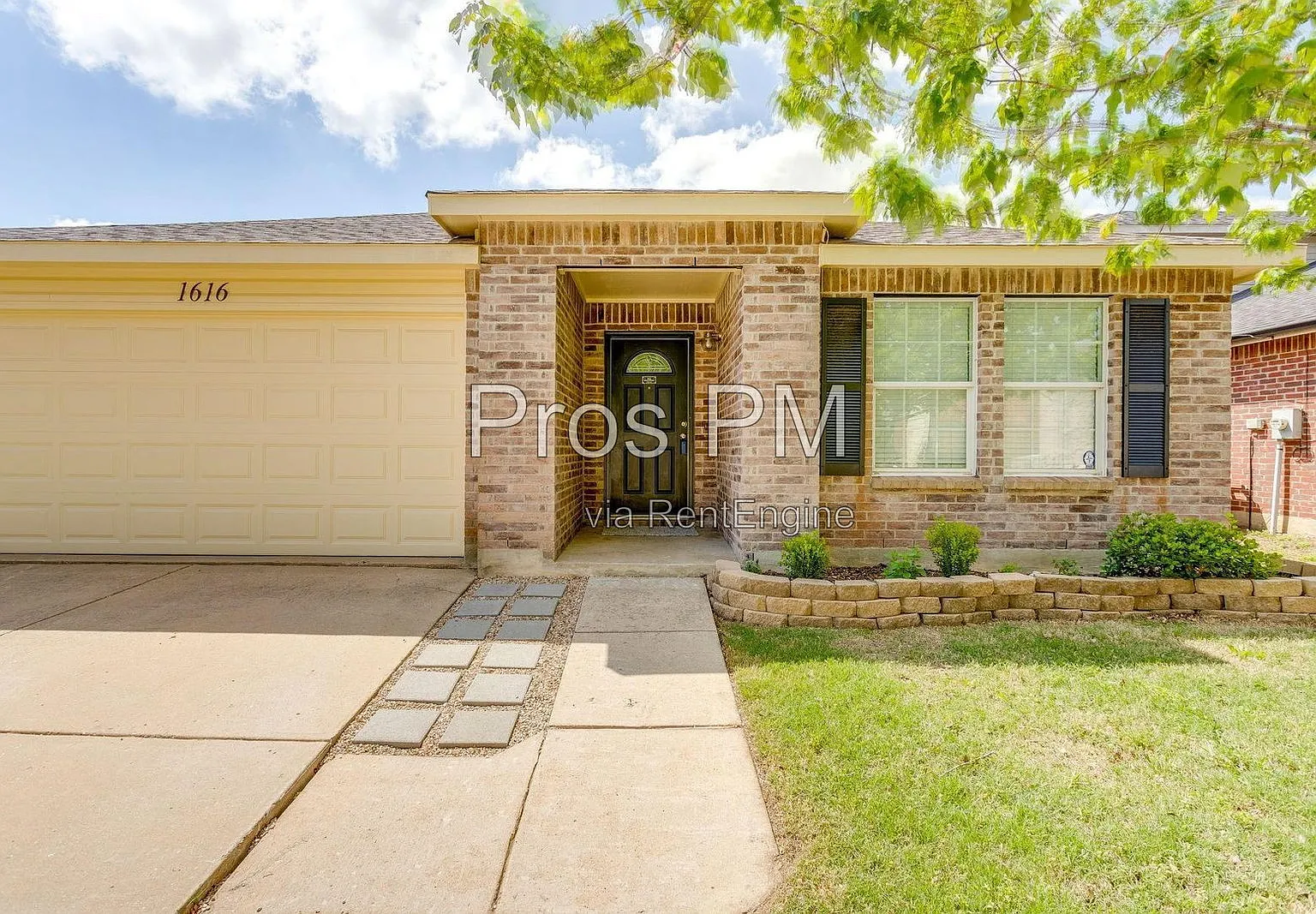 4 bed, 2.0 bath, 2093 sqft, $2,150 — Photo 1