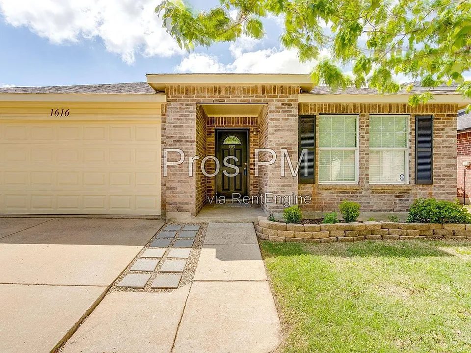 1616 Diamond Lake Trl