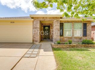 1616 Diamond Lake Trl, Justin, TX 76247